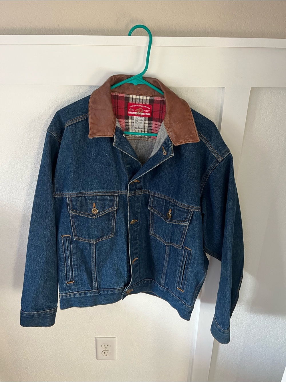 Vintage Marlboro Country Store Men's Small Denim Collared Jacket